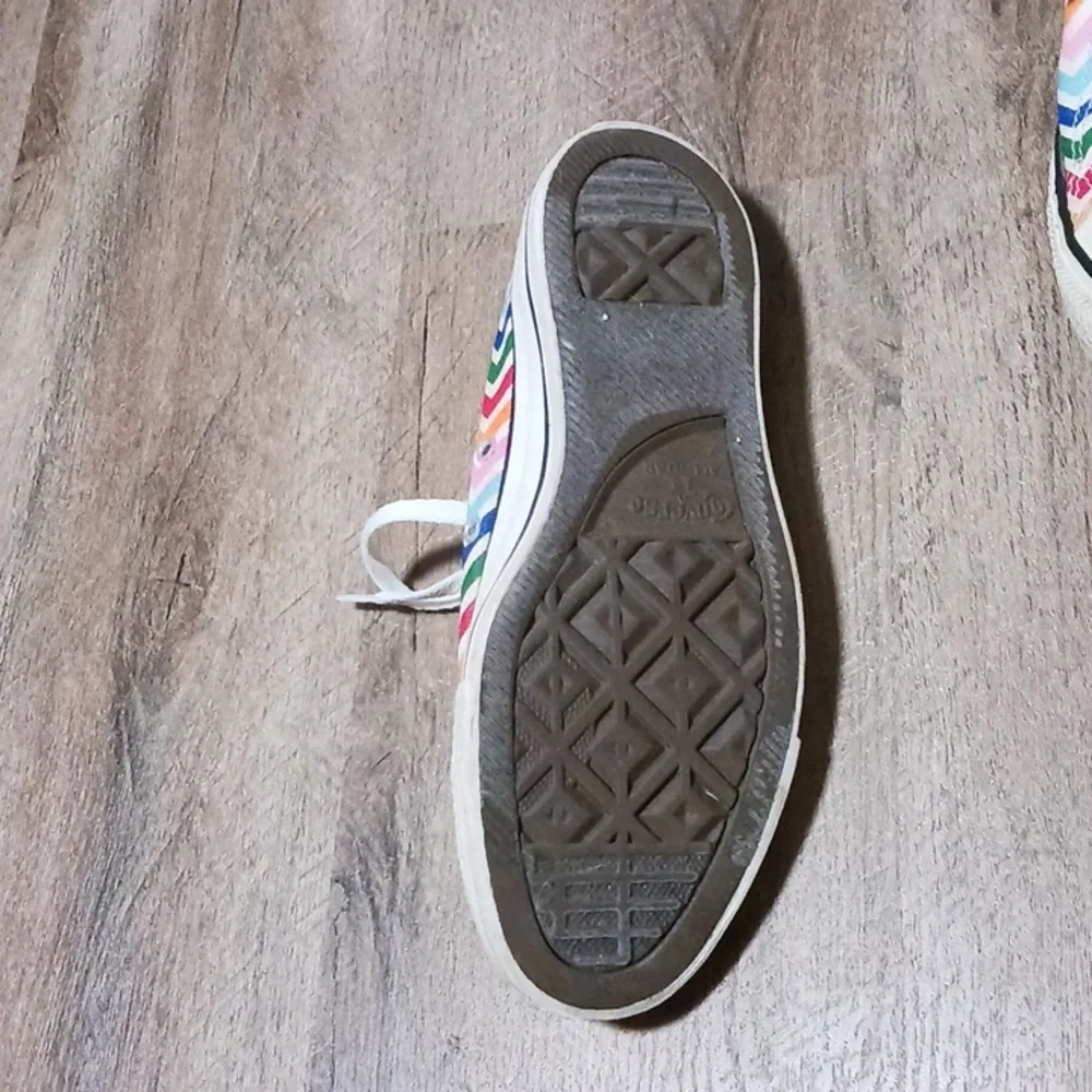 Converse - Picture 3 of 4